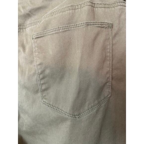 Chico’s The Platinum Crop Pants Plus Size Olive Green Large 14 Capri - Picture 5 of 5